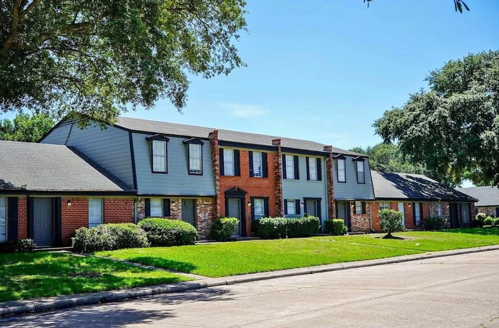 Beaumont Apartment: 6550 Lexington Dr