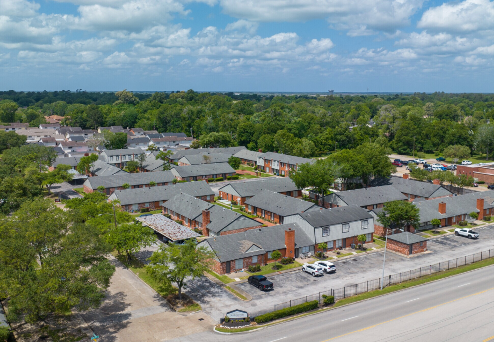 Beaumont Apartment: 6550 Lexington Dr