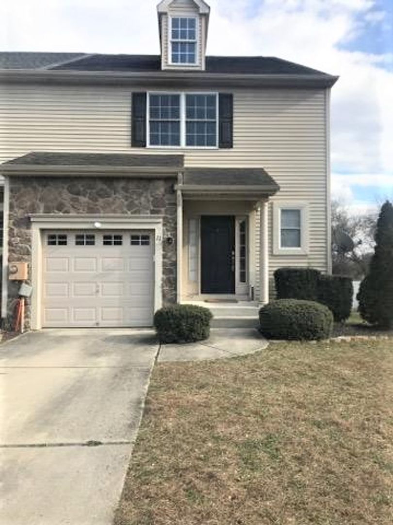 Sicklerville Townhome: 11 Camino Ct