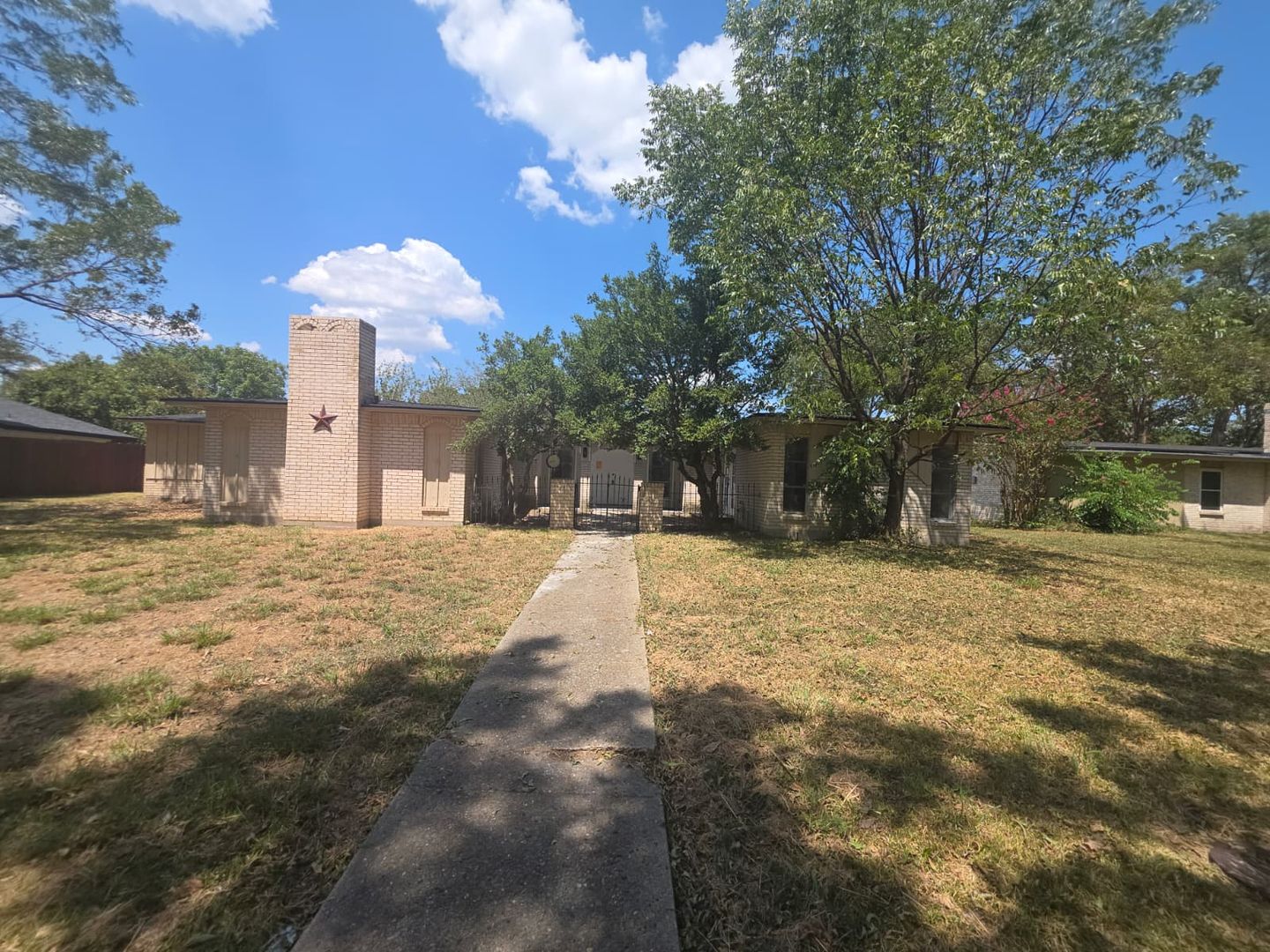 Rockwall House: 105 Elm Crest Dr, Rockwall, TX 75087