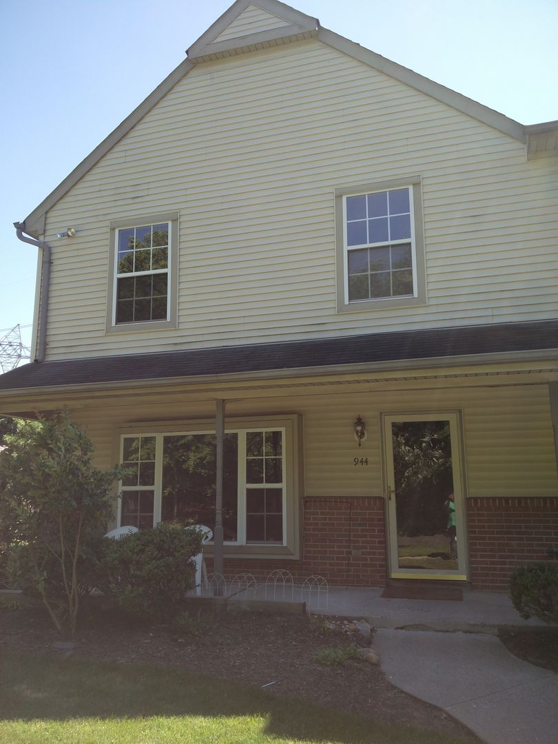 Gorgeous 3-Bedroom End-Unit Townhouse in North Brunswick – Prime Location!