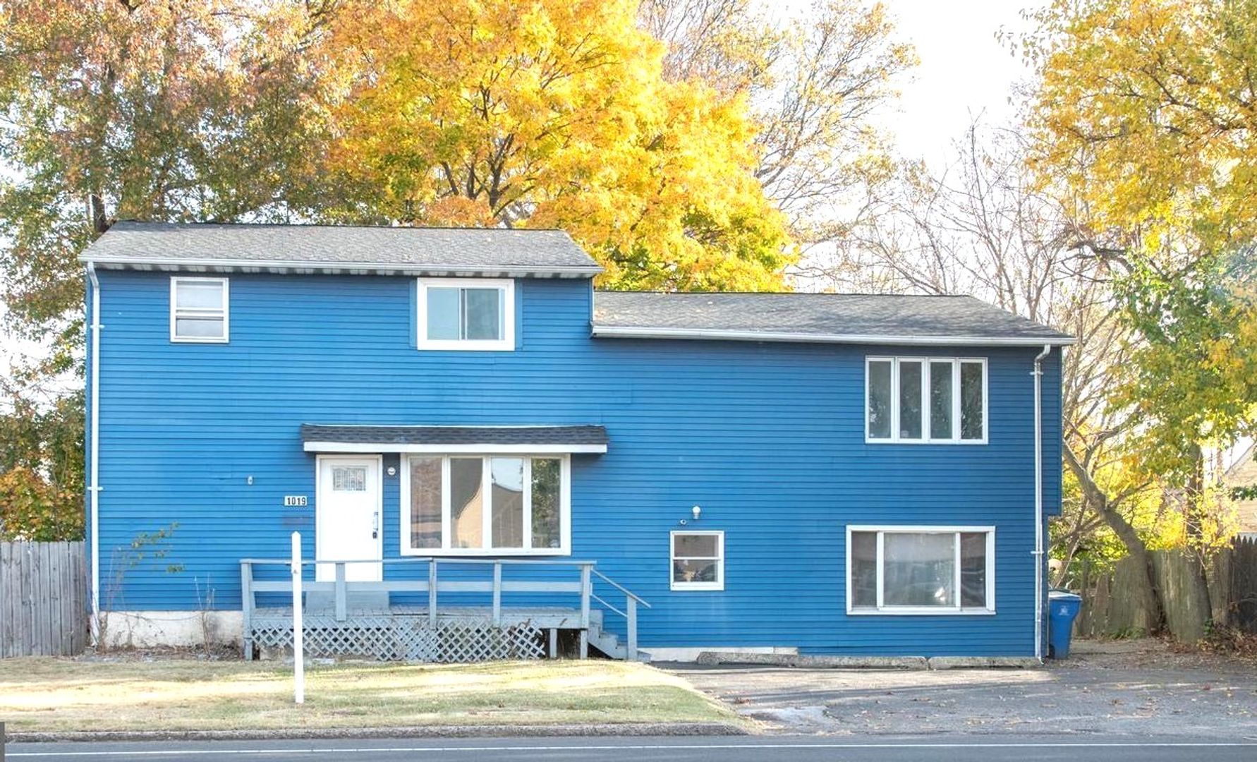 Levittown House: 1019 Green Ln