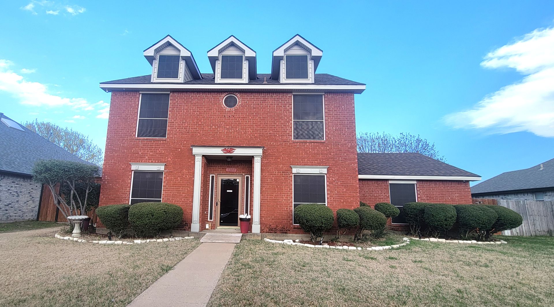 Rowlett House: 3300 Auburn Dr