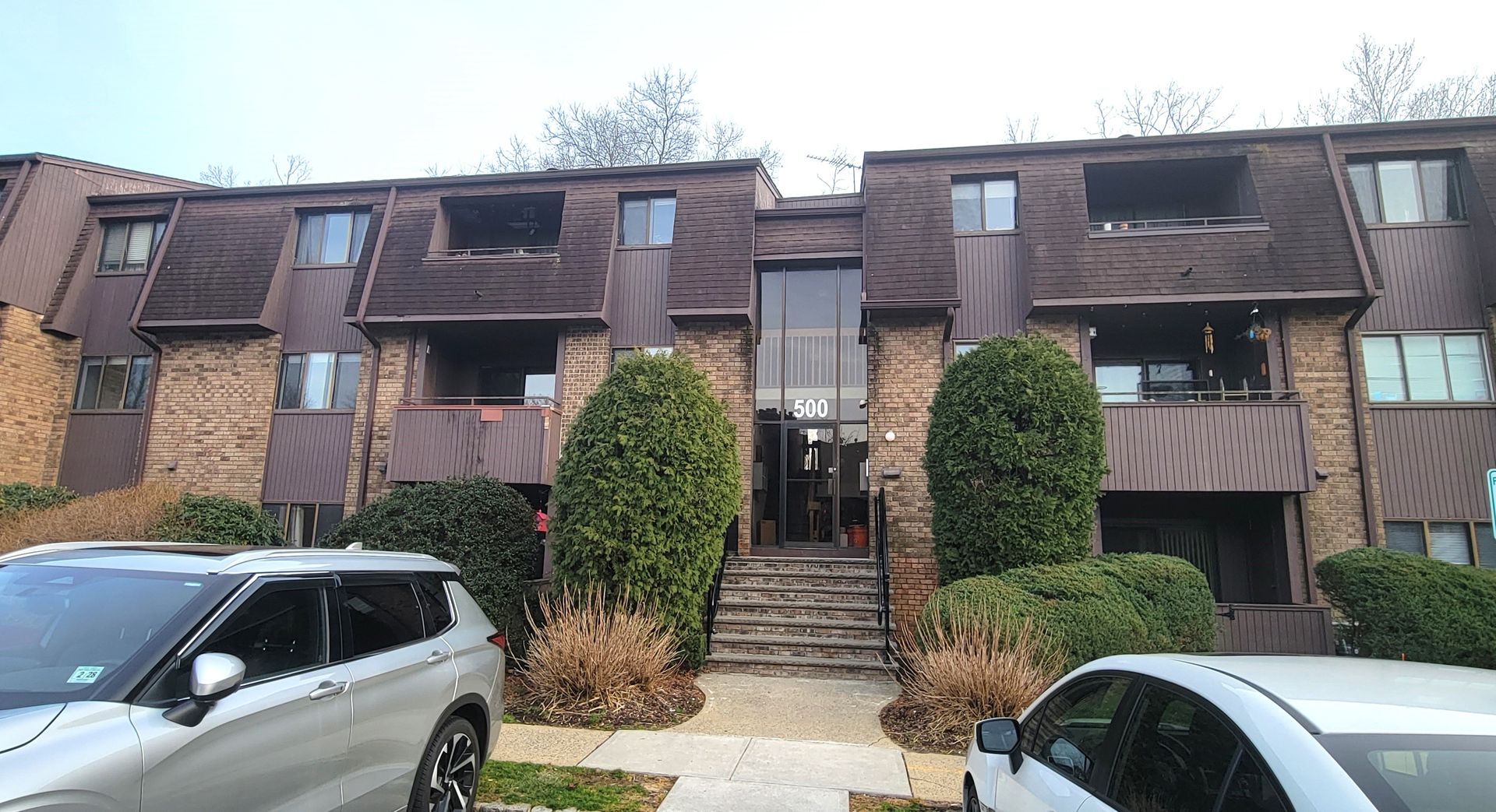 East Windsor Condo: 522 Woodmill Dr