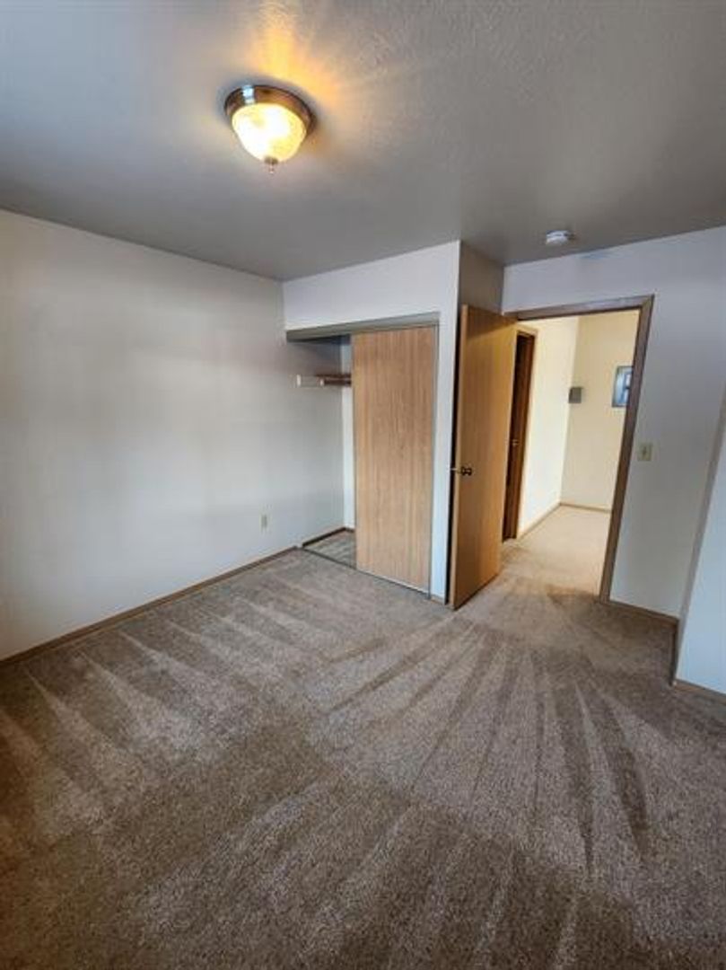 BEAVER LAKE APARTMENTS 10 of 14