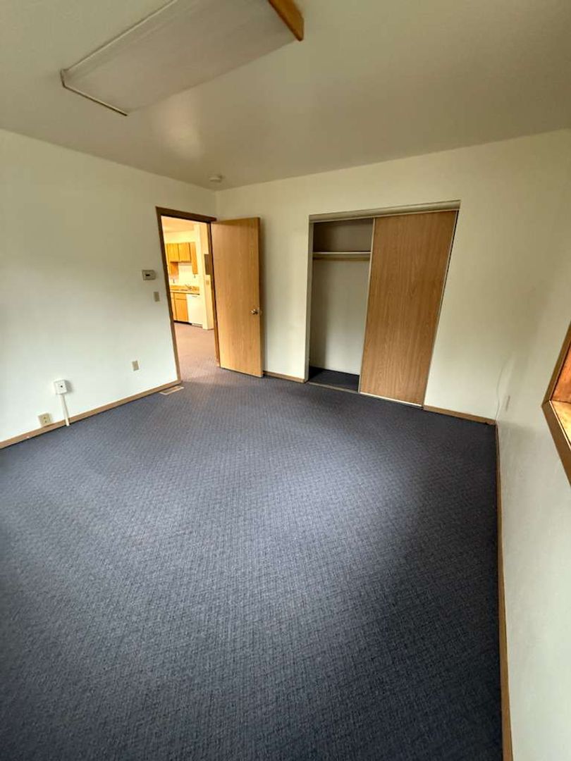 NORTH POLE Apartment: 2555 MISSION RD.