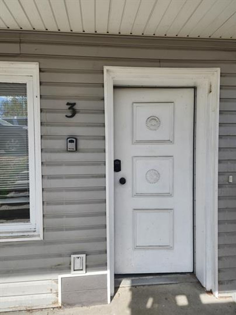 Spacious Home in Prime Location at Fairbanks - 604 2nd St. Fairbanks 6 of 9