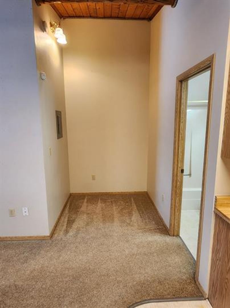 BEAVER LAKE APARTMENTS 12 of 12