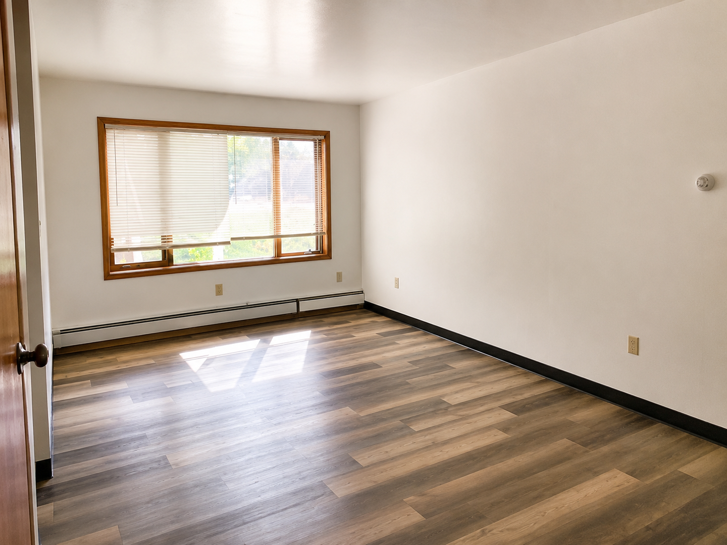 Spacious Home in Prime Location at Fairbanks - 604 2nd St. Fairbanks 7 of 9