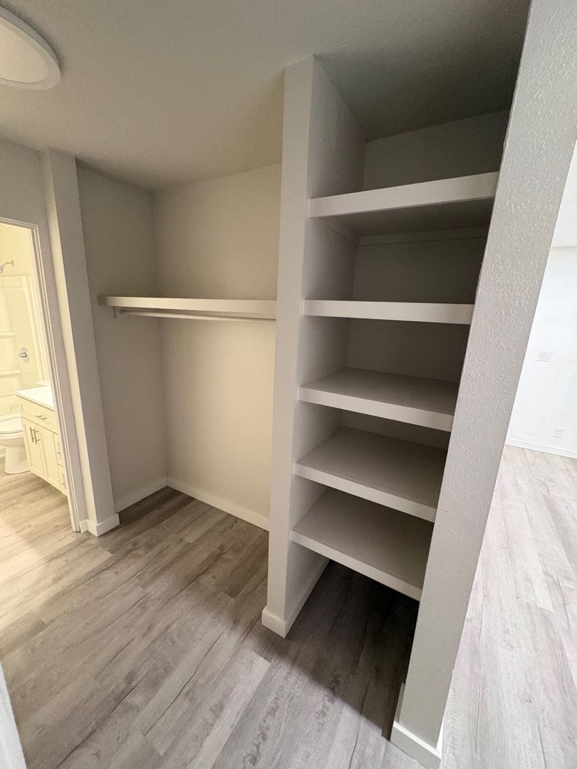 NORTH POLE Apartment: 3397 BELLWOOD ST.