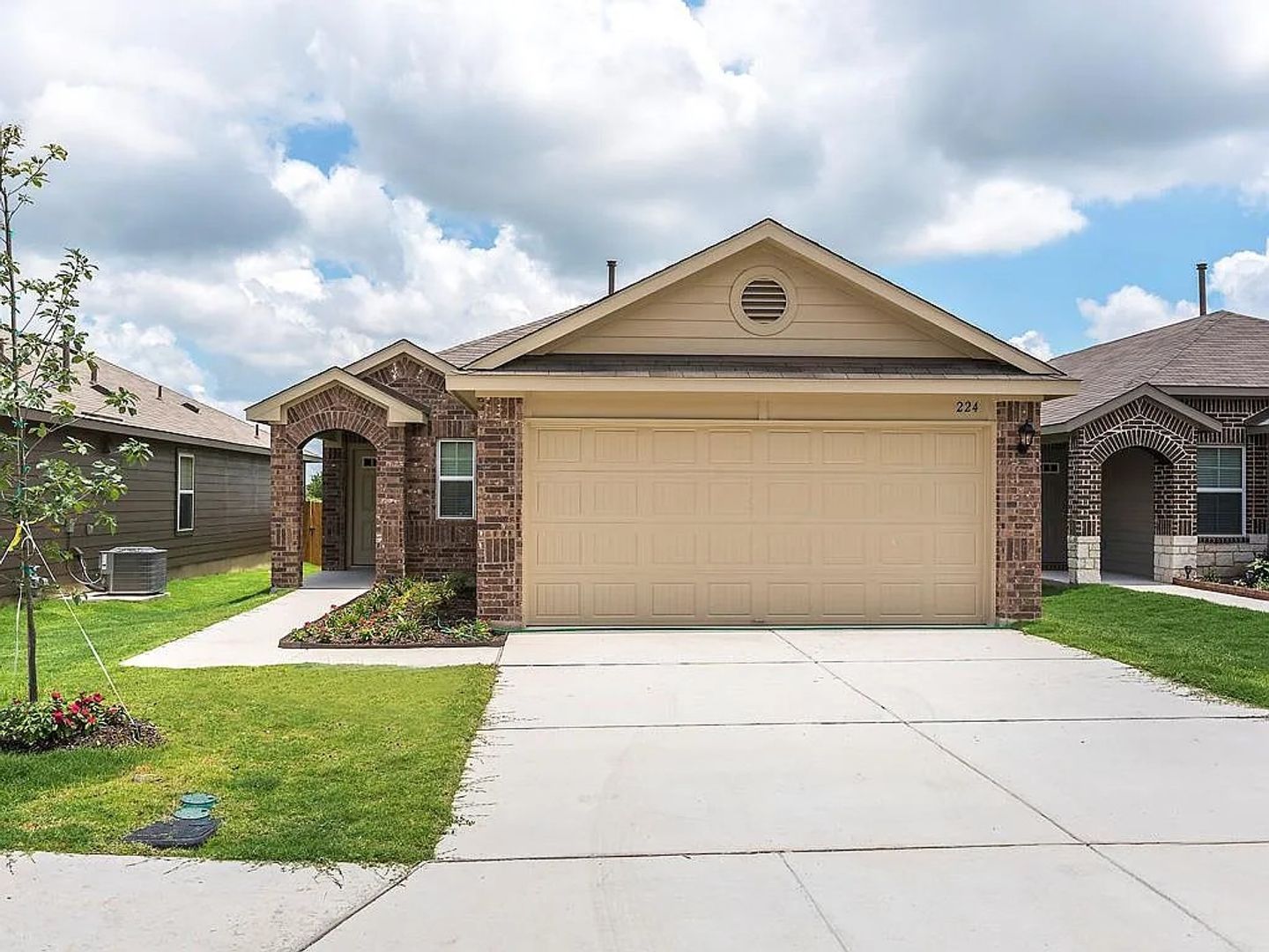 San Marcos House: 224 Lake Glen