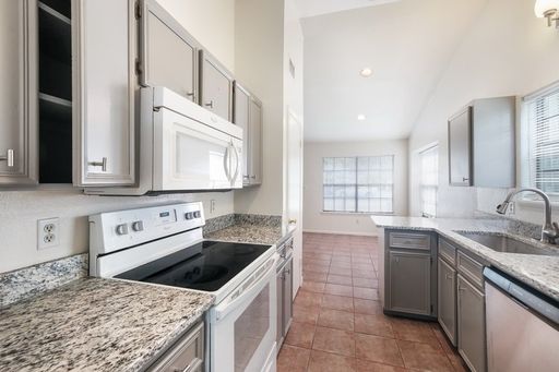 3 Bed 2 Bath House on Academy Street! – photo 1