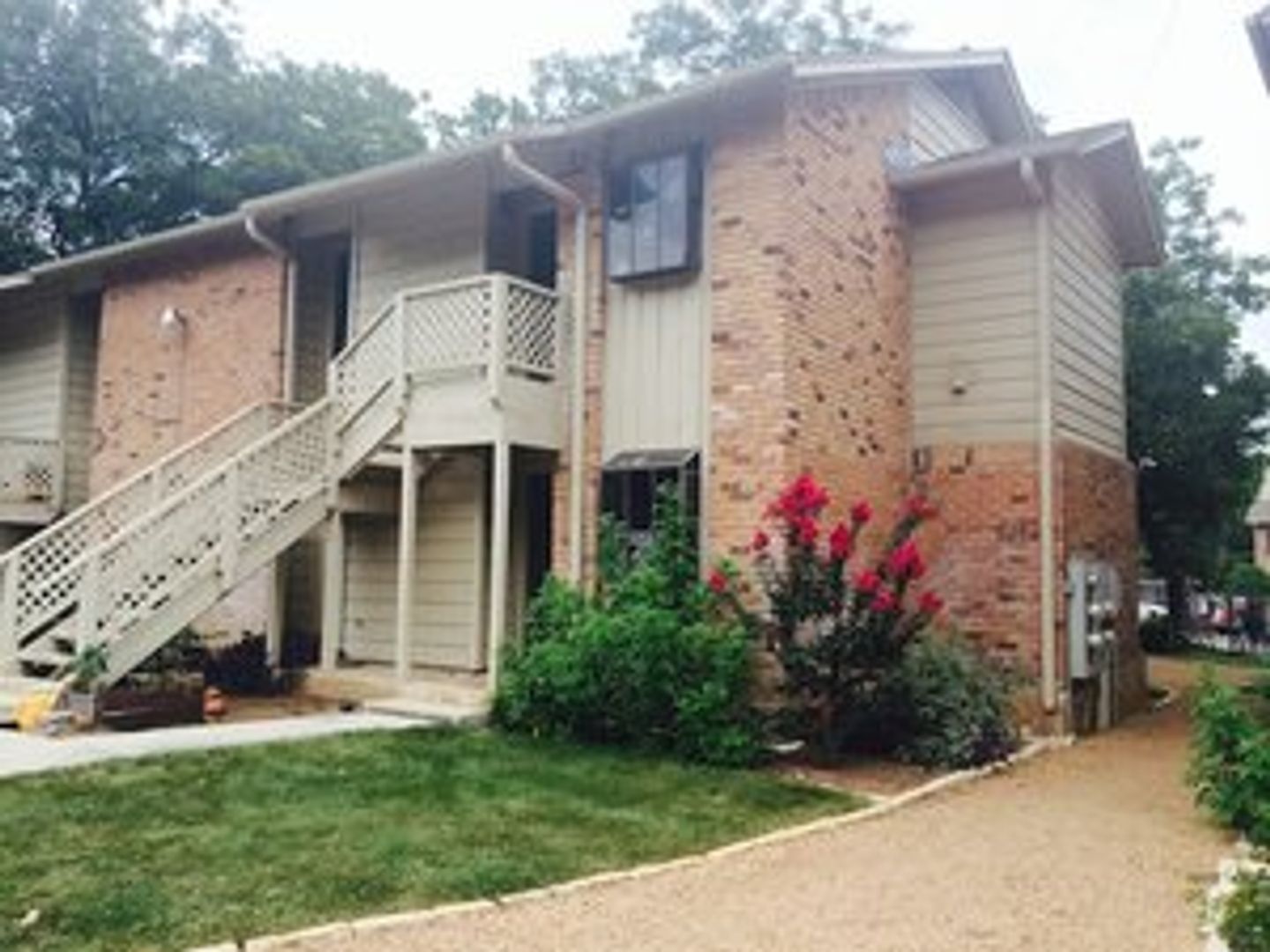 San Marcos Apartment: 421 West San Antonio