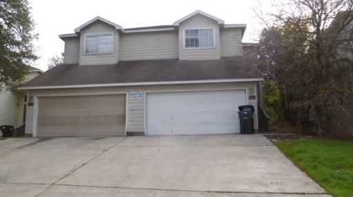 Two Story 3 Bed 3.5 Bath Duplex with Garage – photo 1