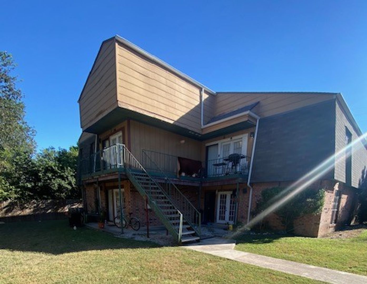 San Marcos Apartment: 605 West San Antonio