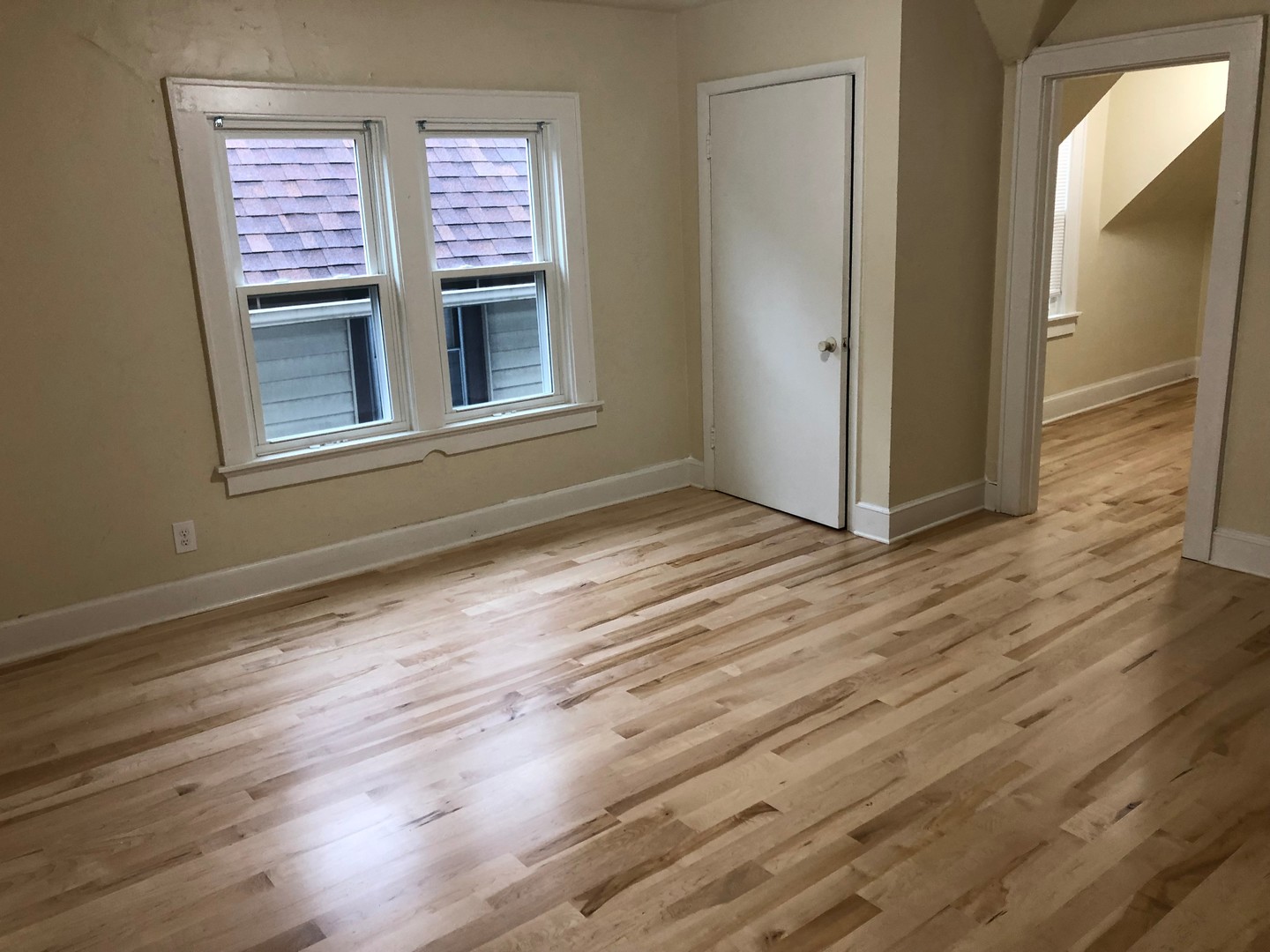 Milwaukee Apartment: 2564 N Humboldt Blvd