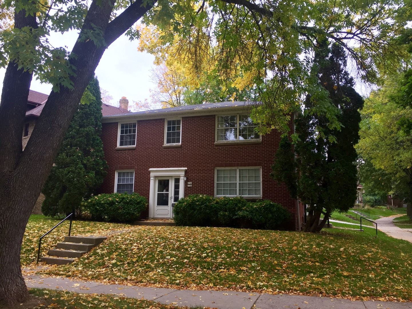 Shorewood Apartment: 3700 N Morris Blvd