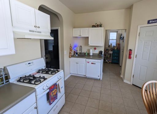 Huge Eastside 3BR W. Den – photo 1