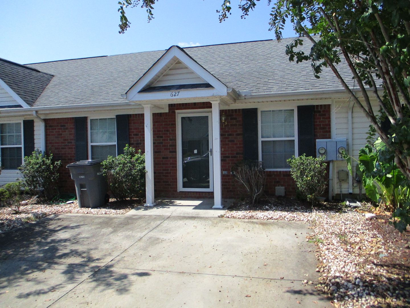 Evans House: 627 Brook Trail
