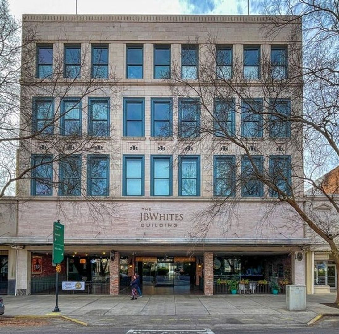 Augusta House: 936 Broad St. Unit 402