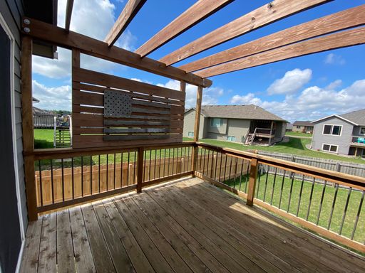 Gorgeous 4 Bedroom House With Fenced Yard! – photo 1