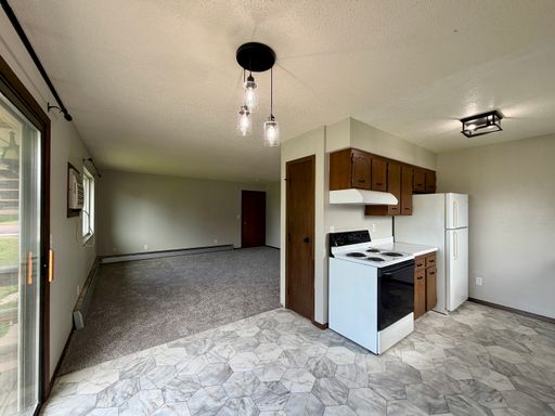 Two Bedroom Apartment in Canton! – photo 1