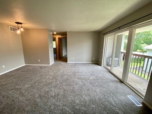 Updated 2 Bedroom Apartment! FREE Garage!