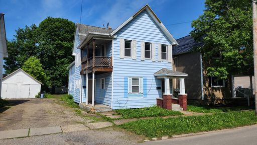 Upper Three Bedroom Apartment in Olean NY! Available Now!