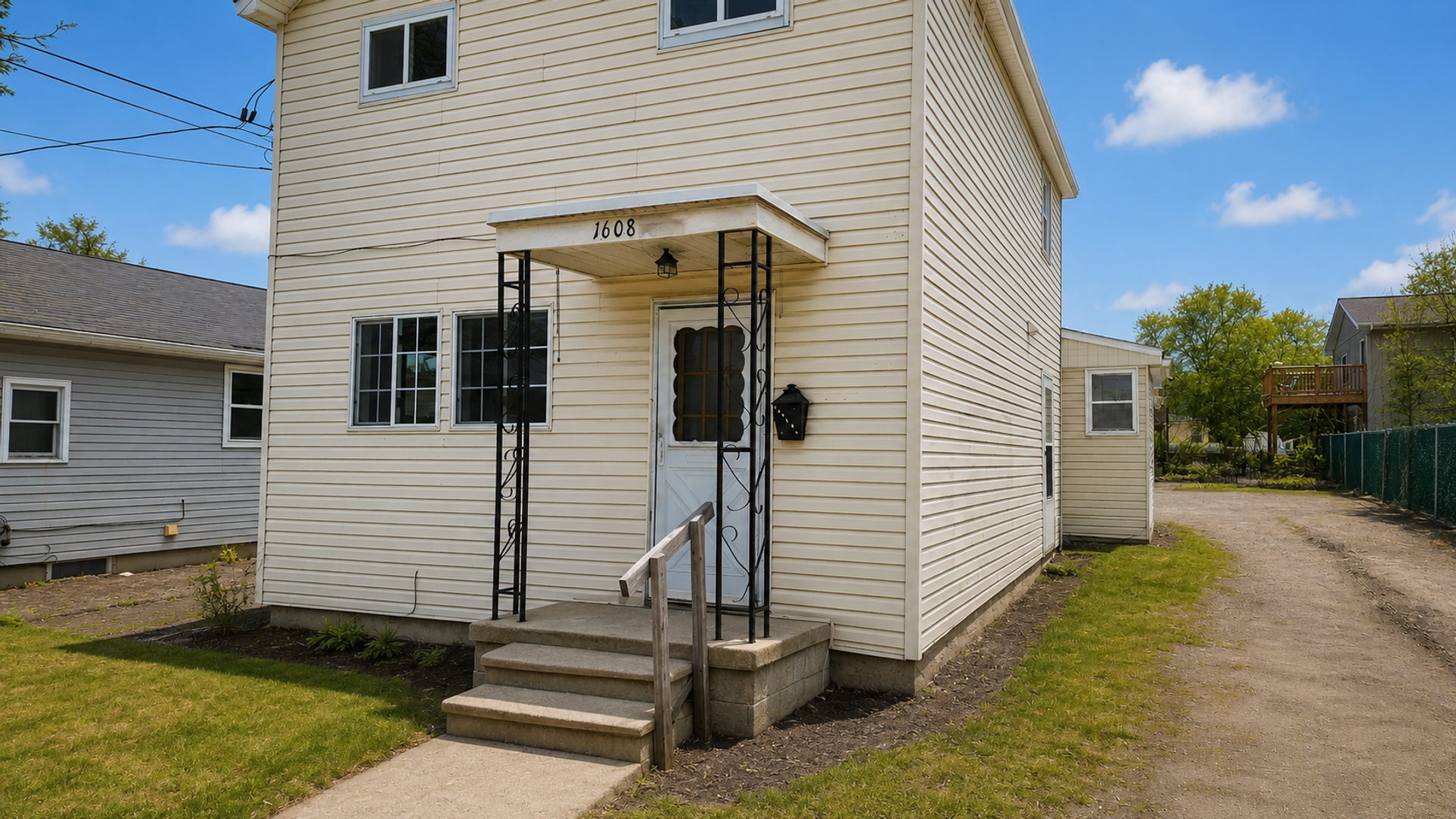 Olean Apartment: 1608 - 1608 1/2 Avenue B