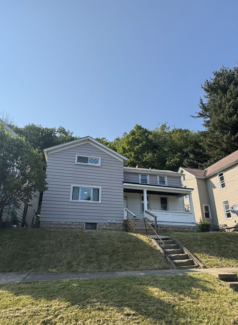 Four bedroom house available now  in Bradford PA! Home has been recently remodeled and is ready to go!