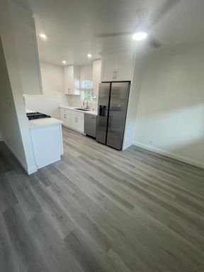 Fully Remodeled Anaheim 3BD/2BA Upstairs Apartment – photo 1