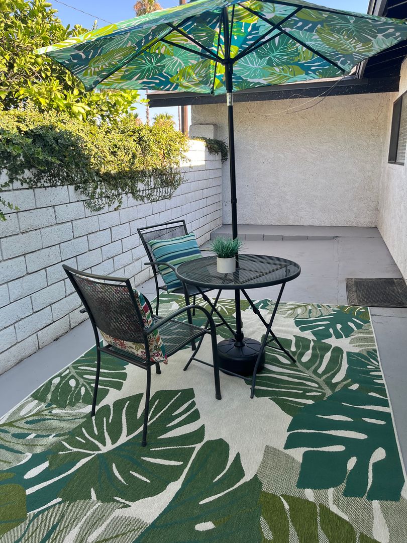 Riverside Apartment: 4532 Jones Ave