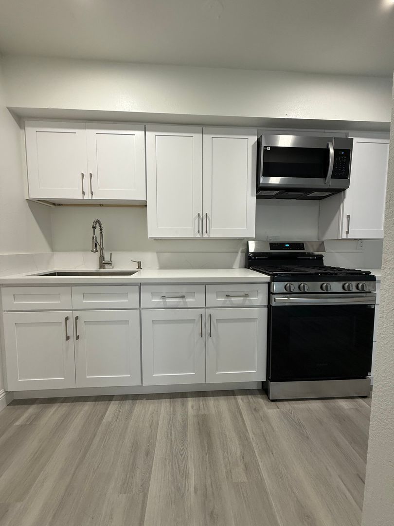 Anaheim Apartment: 9081 - 9195 Cerritos Ave.