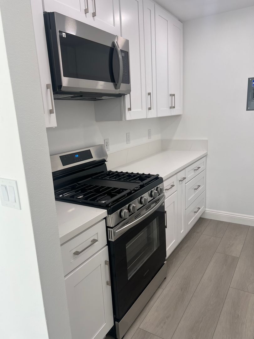 Westminster Apartment: 6640-6930 Westpark Place