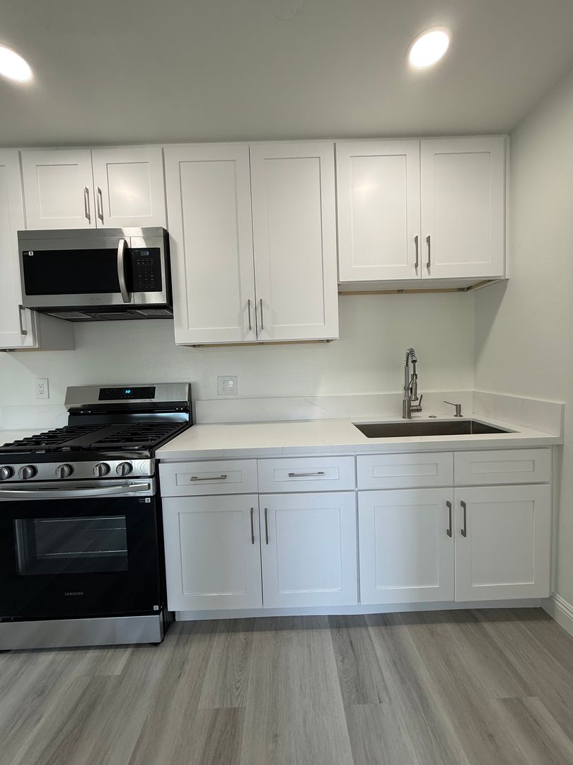 Anaheim Apartment: 9081 - 9195 Cerritos Ave.