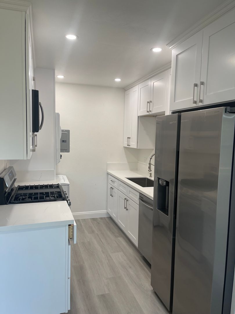 Anaheim Apartment: 10070 Gilbert Street