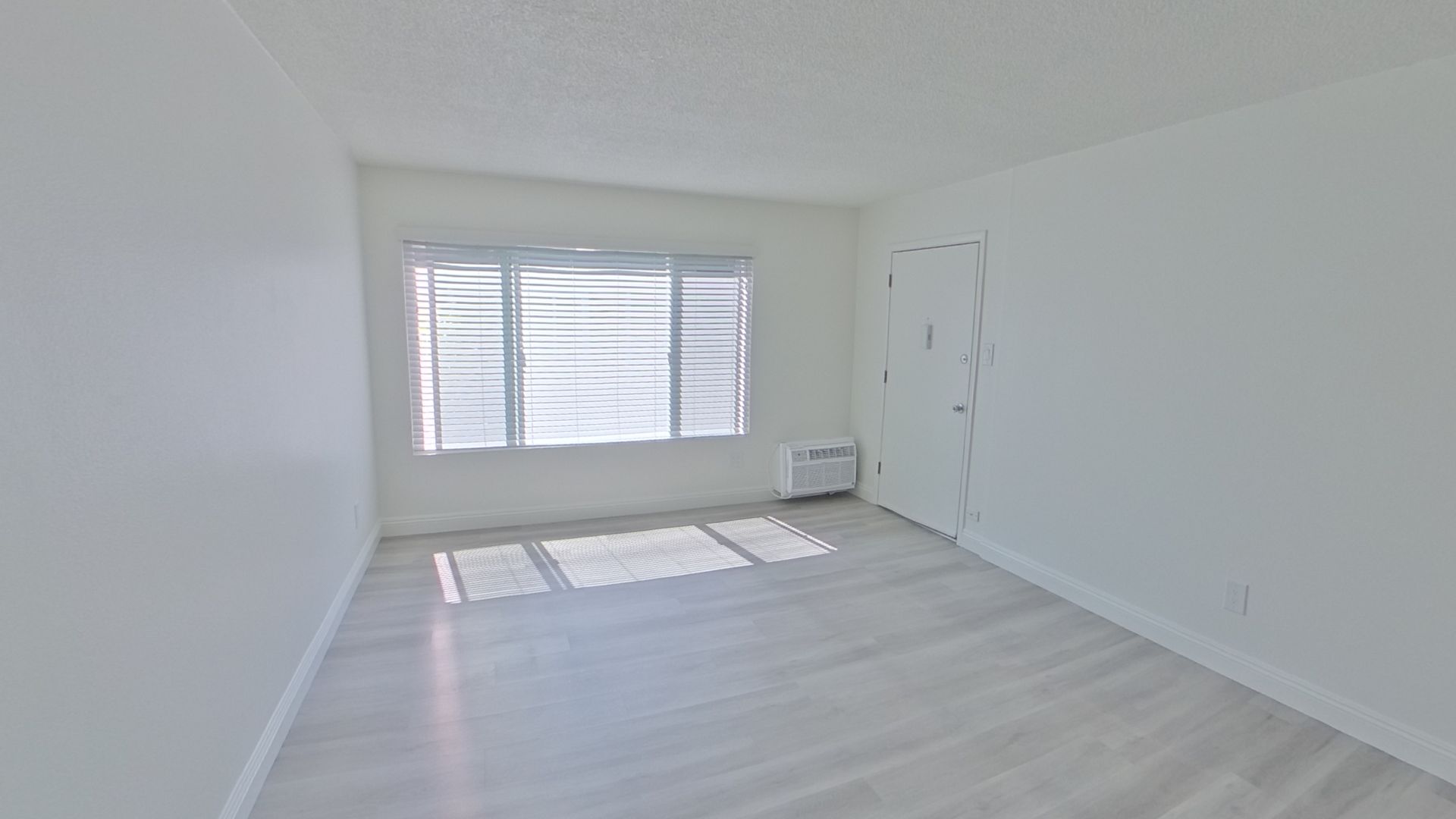Anaheim Apartment: 9081 Cerritos Avenue