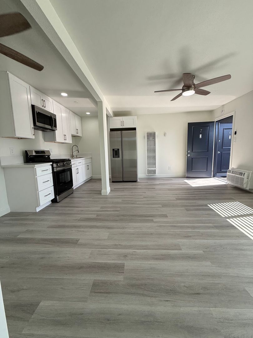 Anaheim Apartment: 9081 Cerritos Avenue