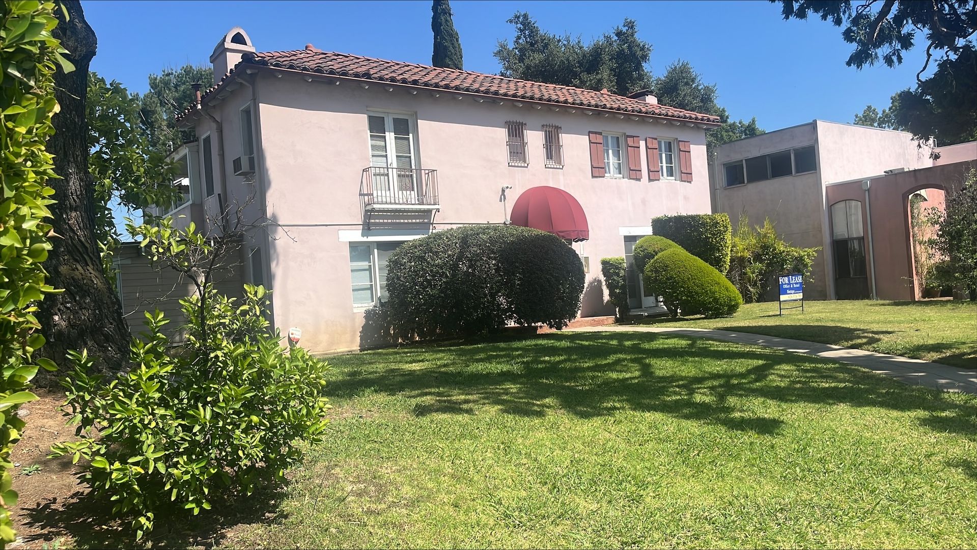 South Pasadena Apartment: 1171 Huntington Drive