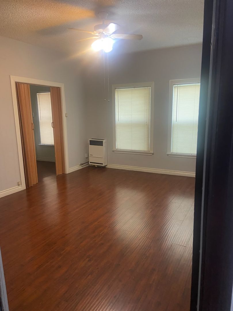 Glendale Apartment: 117 So. Isabel Street