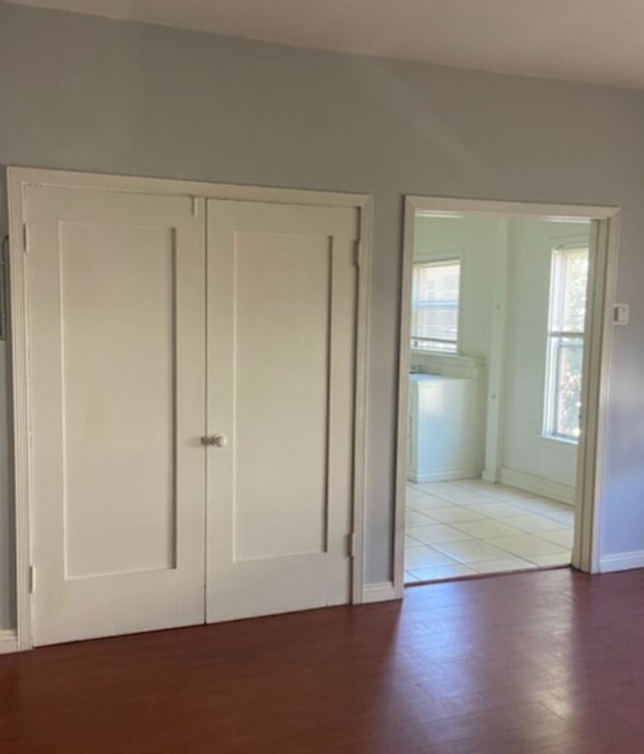 Glendale Apartment: 117 So. Isabel Street