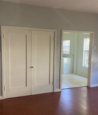 A Studio Apartment in Glendale | On-Site Laundry | Gated Community – LIMITED TIME OFFER: 2 WEEKS FREE RENT MOVE-IN SPECIAL – photo 1