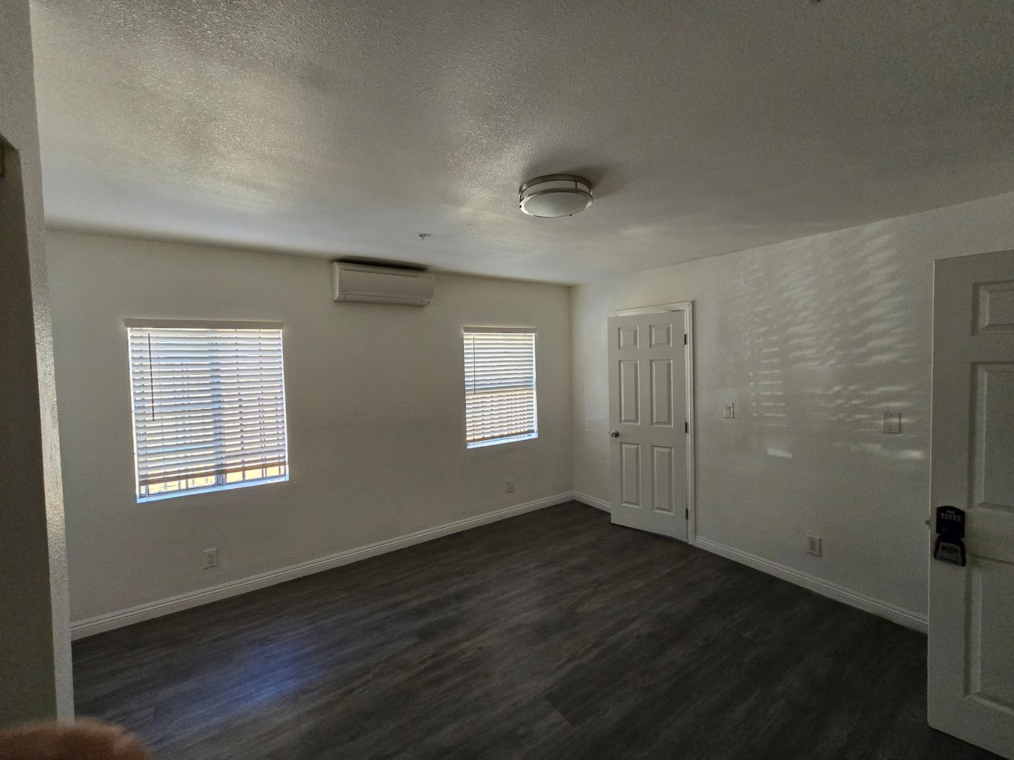 Los Angeles Apartment: 1281 - 1285 W. 35th St.