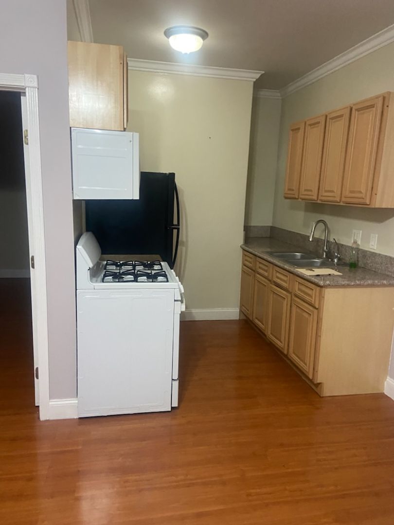 Glendale Apartment: 117 So. Isabel Street