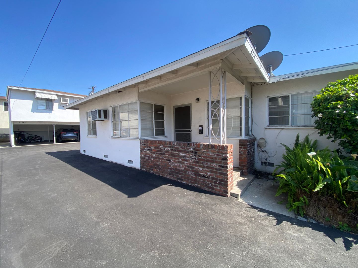 San Gabriel Apartment: 5712 N. Charlotte Ave.