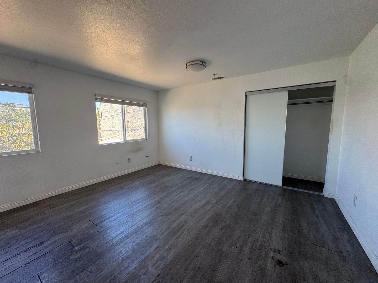 Los Angeles Apartment: 1281 - 1285 W. 35th St.