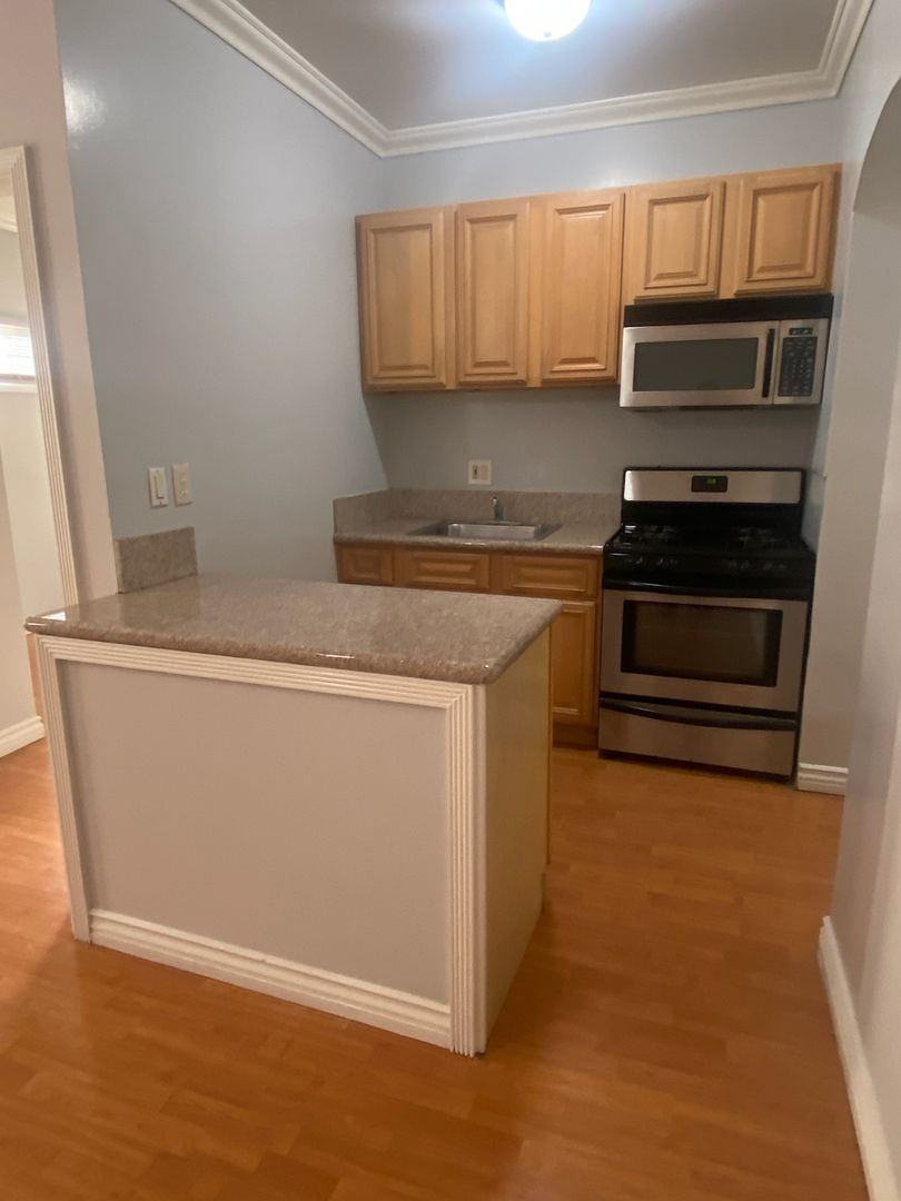 Glendale Apartment: 117 So. Isabel Street