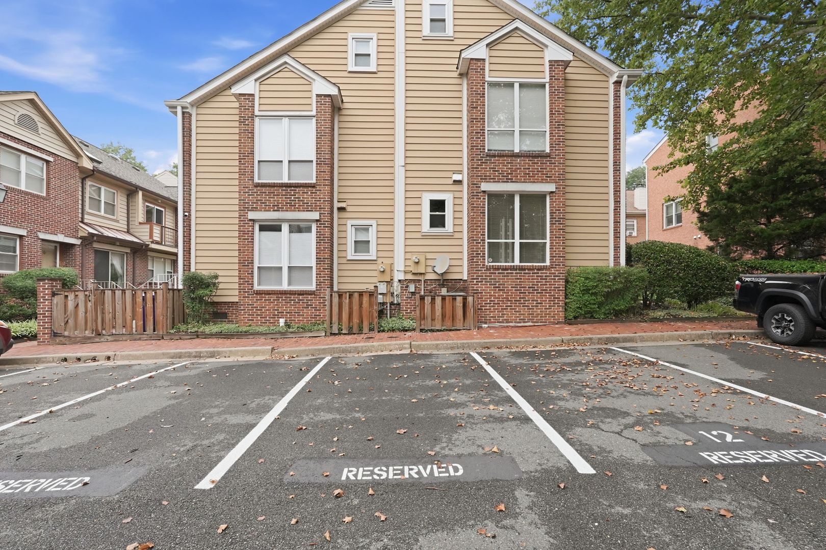 Arlington House: 1113 N Vernon Street
