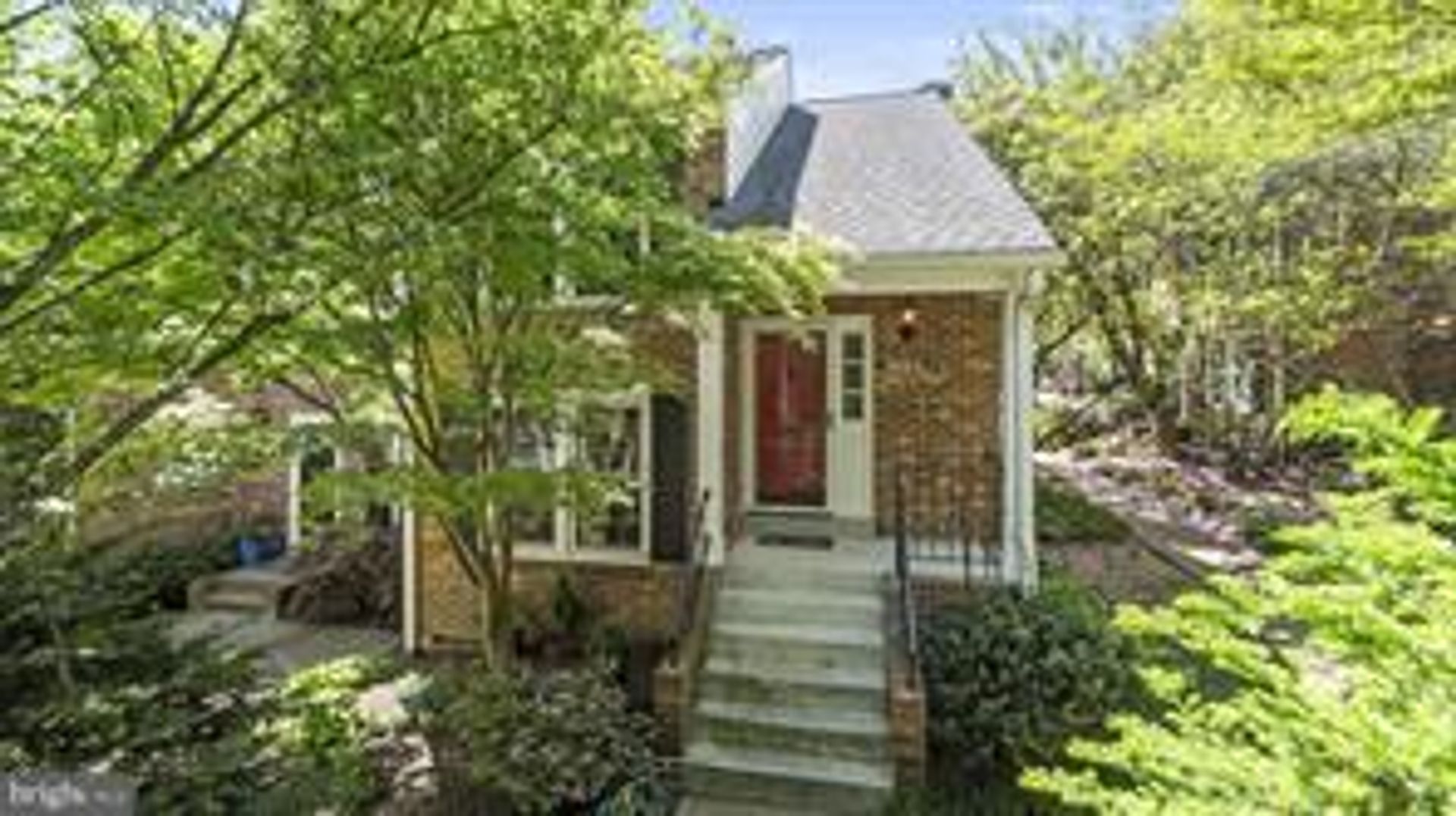 Arlington House: 2510-C S Walter Reed Drive