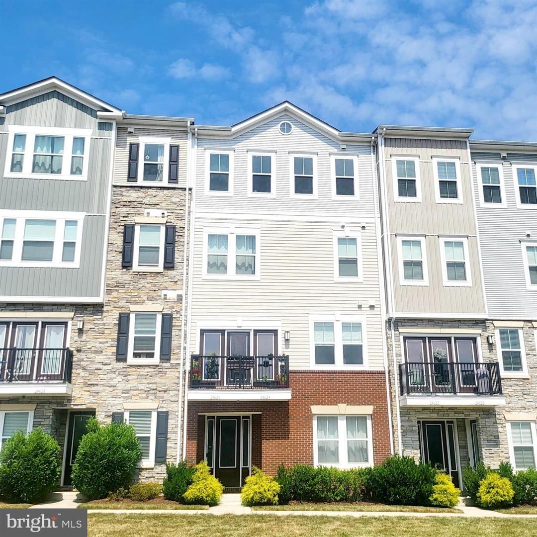 Aldie Townhome: 24626 Cable Mill Terrace
